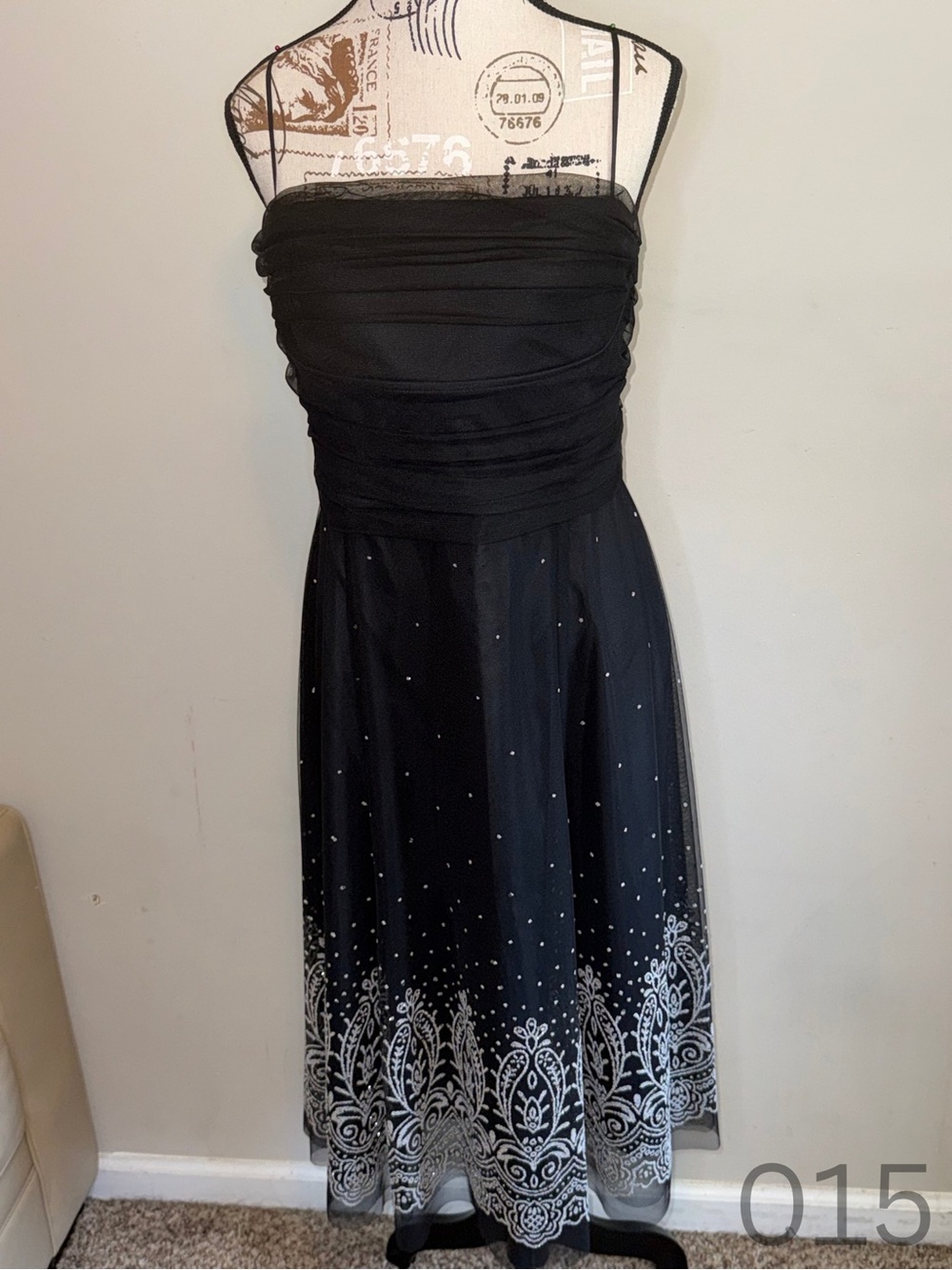 Jessica Howard Black Embroidered Evening Dress - Size 16